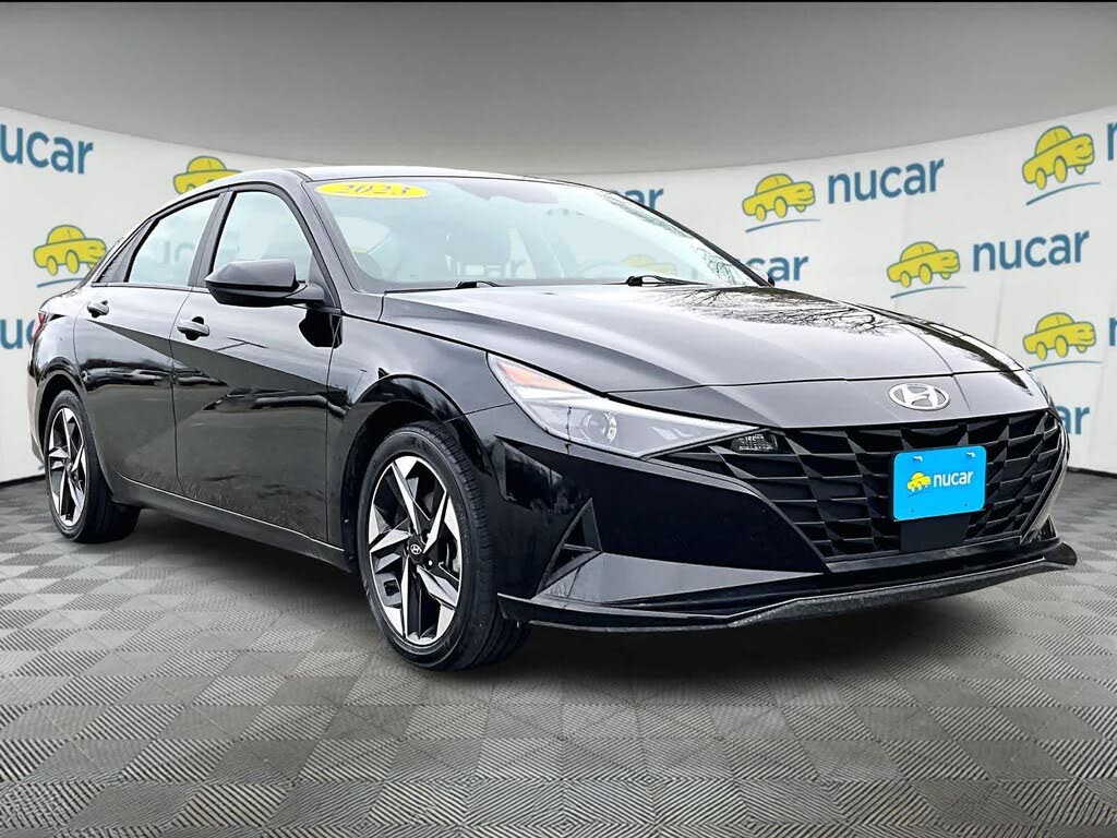 2023 Hyundai Elantra SEL FWD