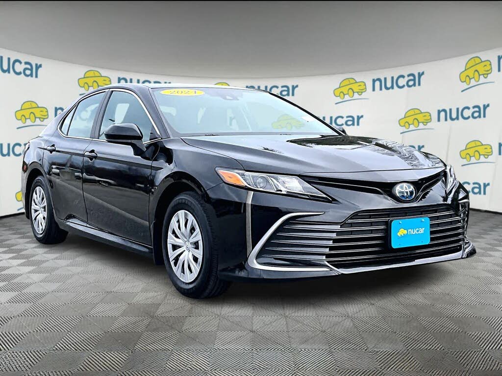 2024 Toyota Camry Hybrid LE FWD