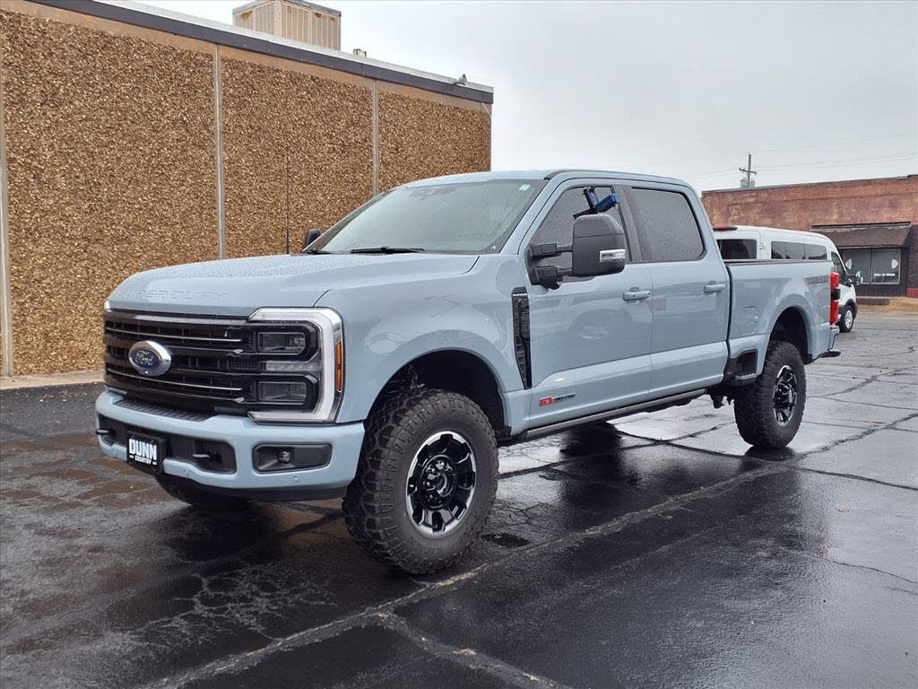 2025 Ford F-250 Super Duty Platinum Crew Cab 4WD