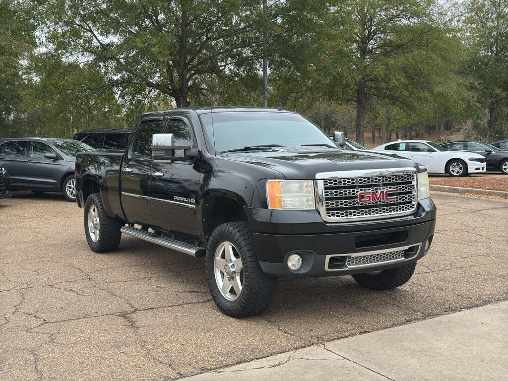 2011 GMC Sierra 2500HD Denali Crew Cab 4WD
