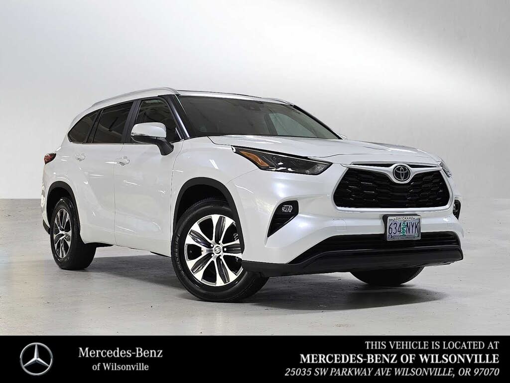 2023 Toyota Highlander XLE FWD