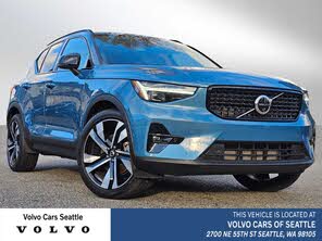 Volvo XC40 B5 Plus Dark Theme AWD