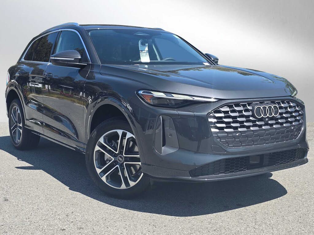 2025 Audi Q5 quattro Premium 40 TFSI