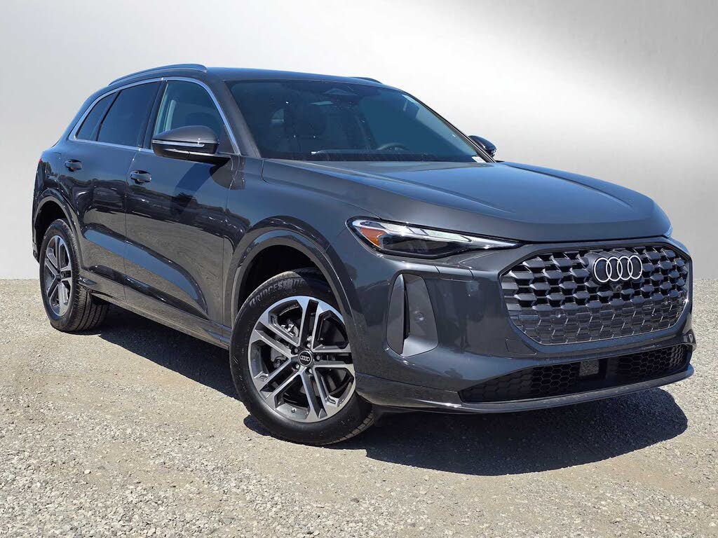 2025 Audi Q5 quattro Premium 40 TFSI