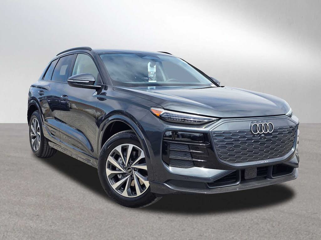 2025 Audi Q6 e-tron quattro Premium Plus