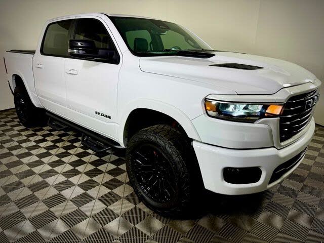 2025 RAM 1500 Laramie Crew Cab 4WD