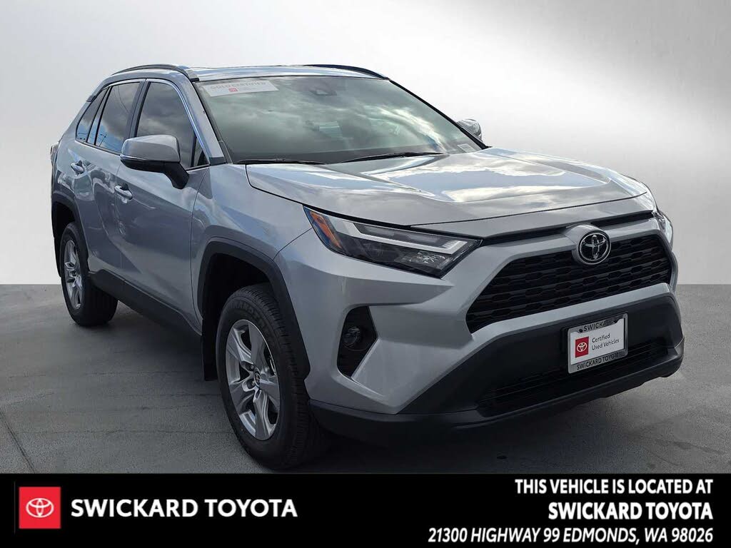 2025 Toyota RAV4 XLE FWD
