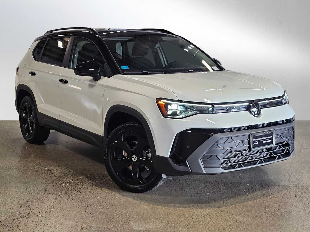 2025 Volkswagen Taos SE Black 4Motion