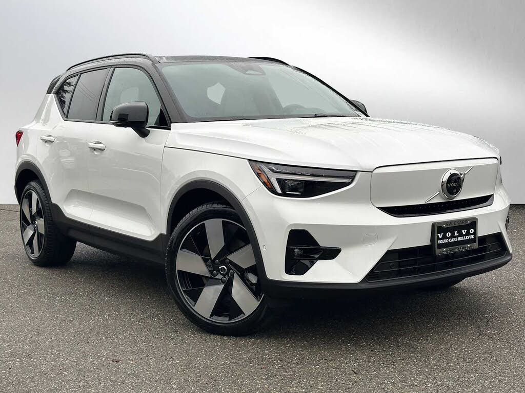 2026 Volvo EX40 Plus RWD