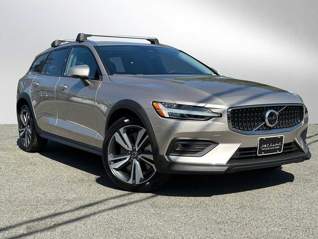 2026 Volvo V60 Cross Country B5 Plus AWD
