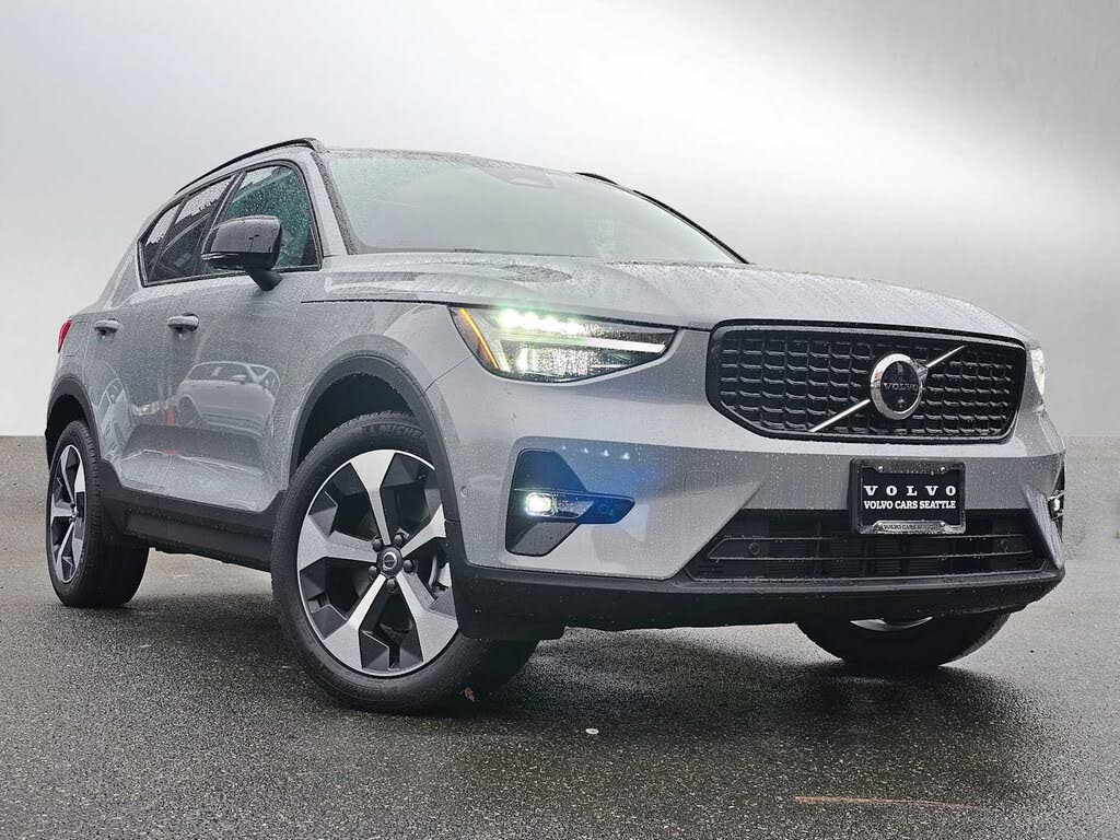 2026 Volvo XC40 B5 Plus AWD