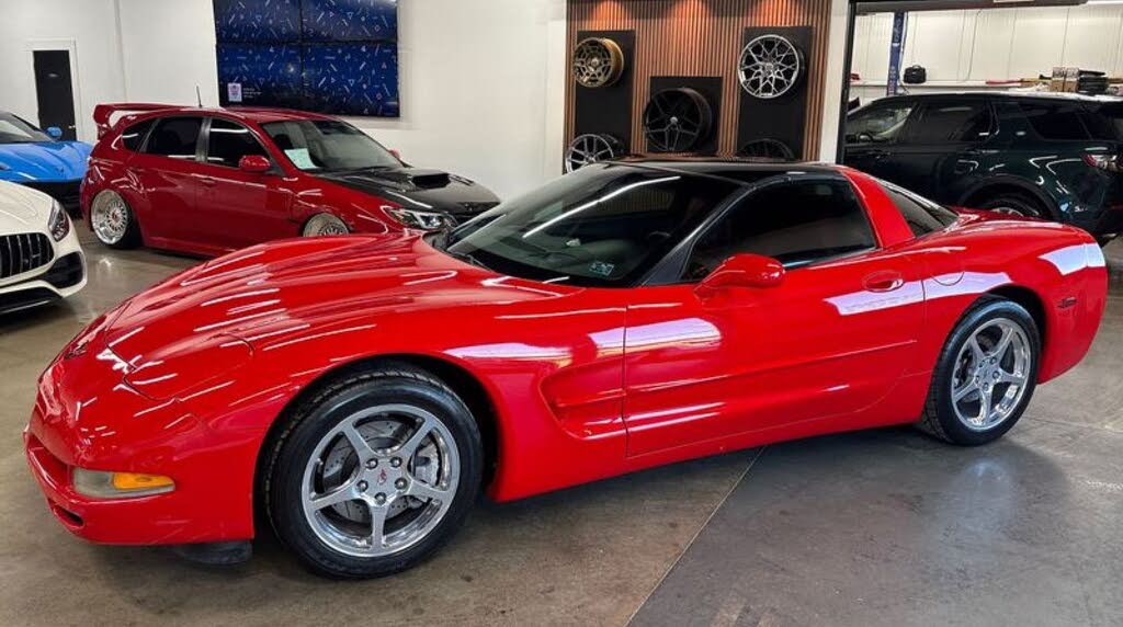 2004 Chevrolet Corvette Coupe RWD
