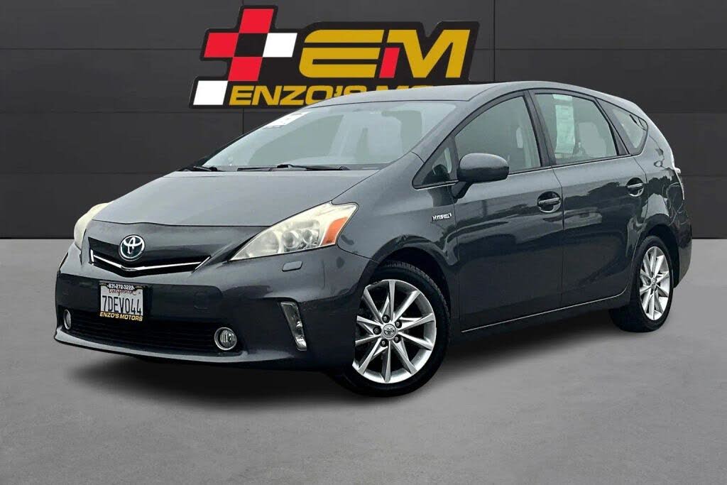 2014 Toyota Prius v Five FWD