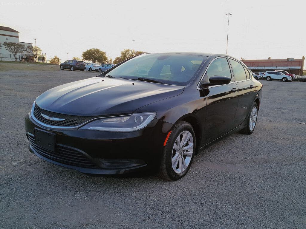 2016 Chrysler 200 LX Sedan FWD