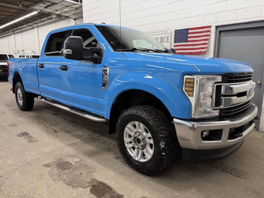 2017 Ford F-350 Super Duty XLT Crew Cab LB 4WD