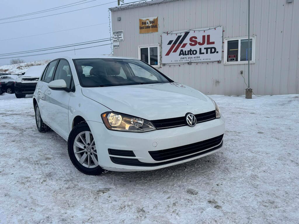 Volkswagen Golf TSI S 4-Door FWD 2017