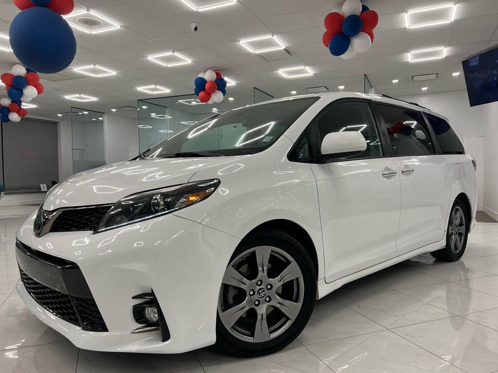 2019 Toyota Sienna SE 8-Passenger FWD