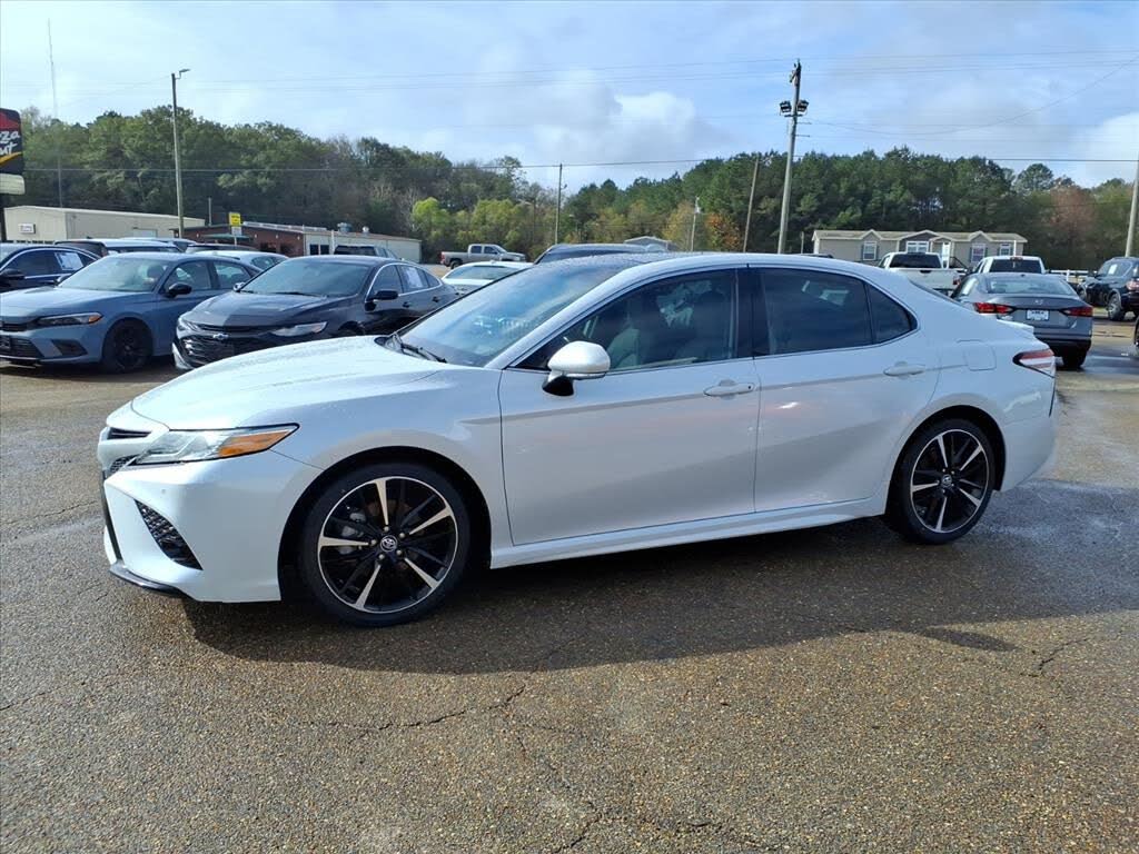 2020 Toyota Camry XSE FWD