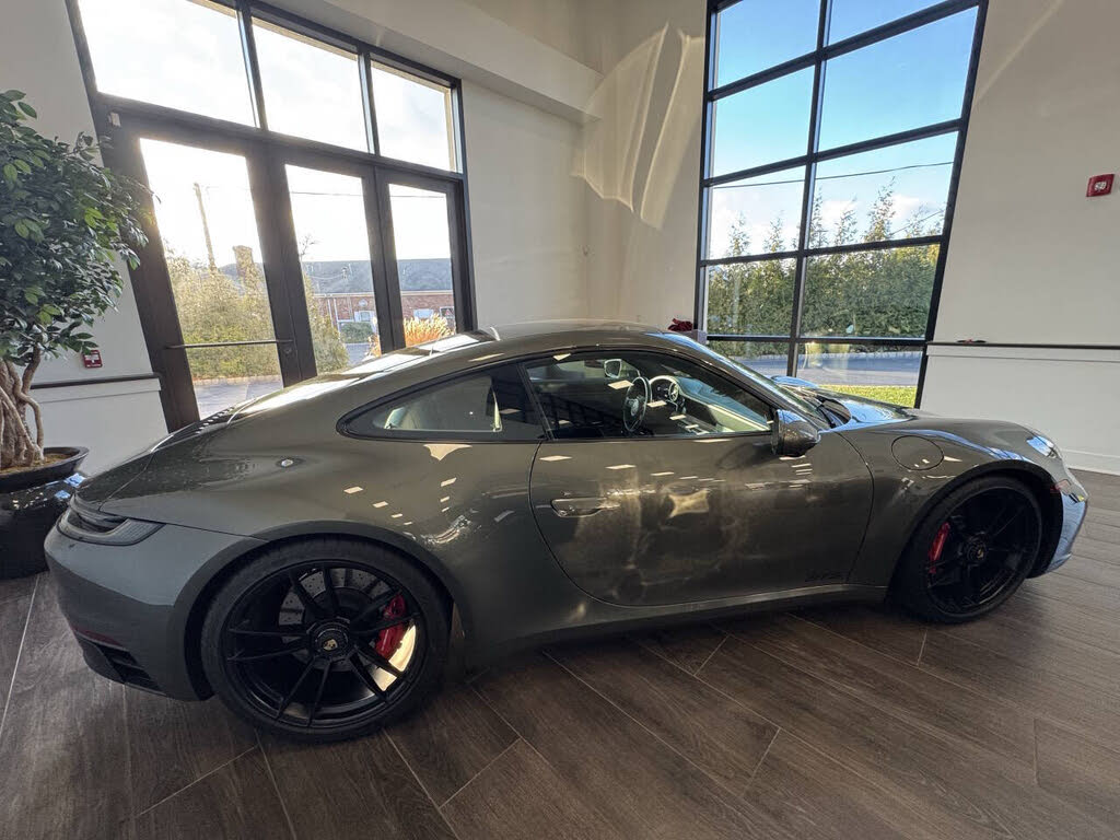 2022 Porsche 911 Carrera GTS Coupe RWD