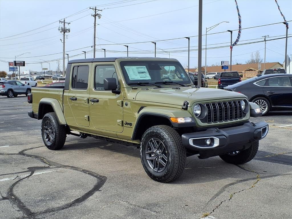 2026 Jeep Gladiator Sport S Crew Cab 4WD