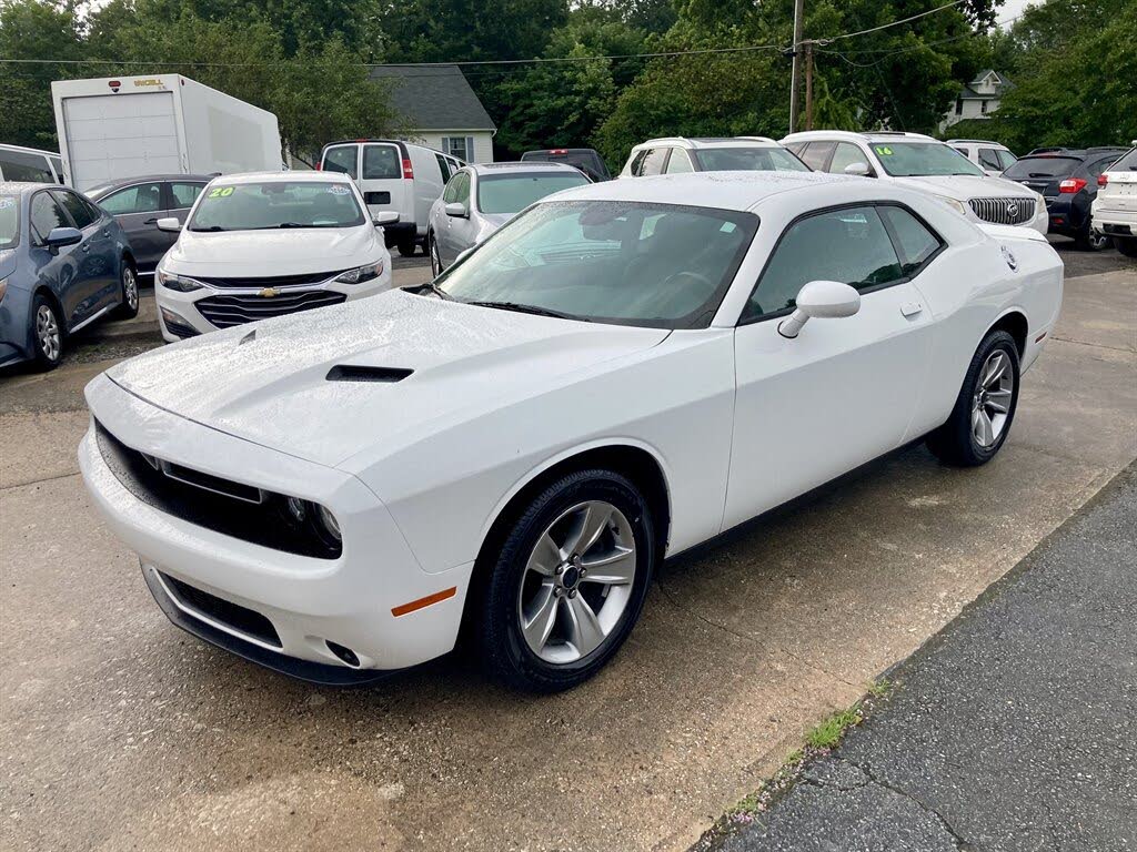 2020 Dodge Challenger SXT RWD