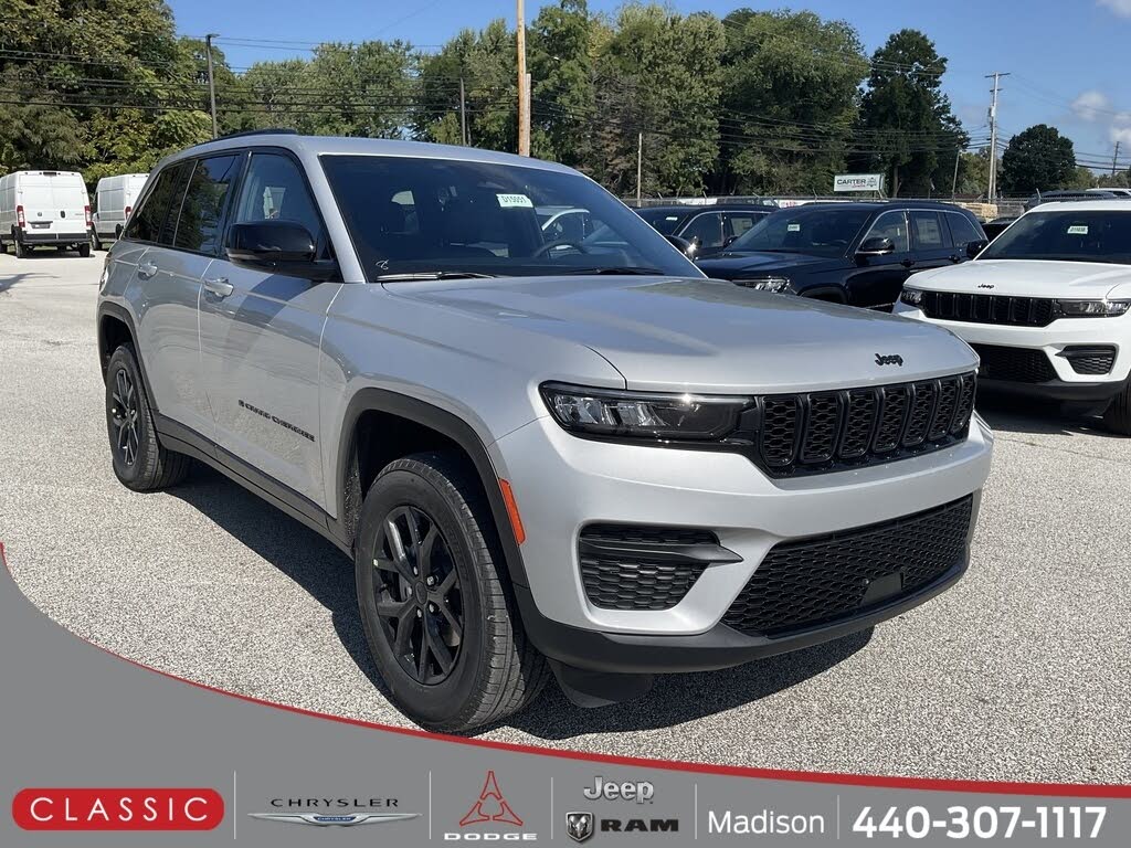 2025 Jeep Grand Cherokee Altitude 4WD