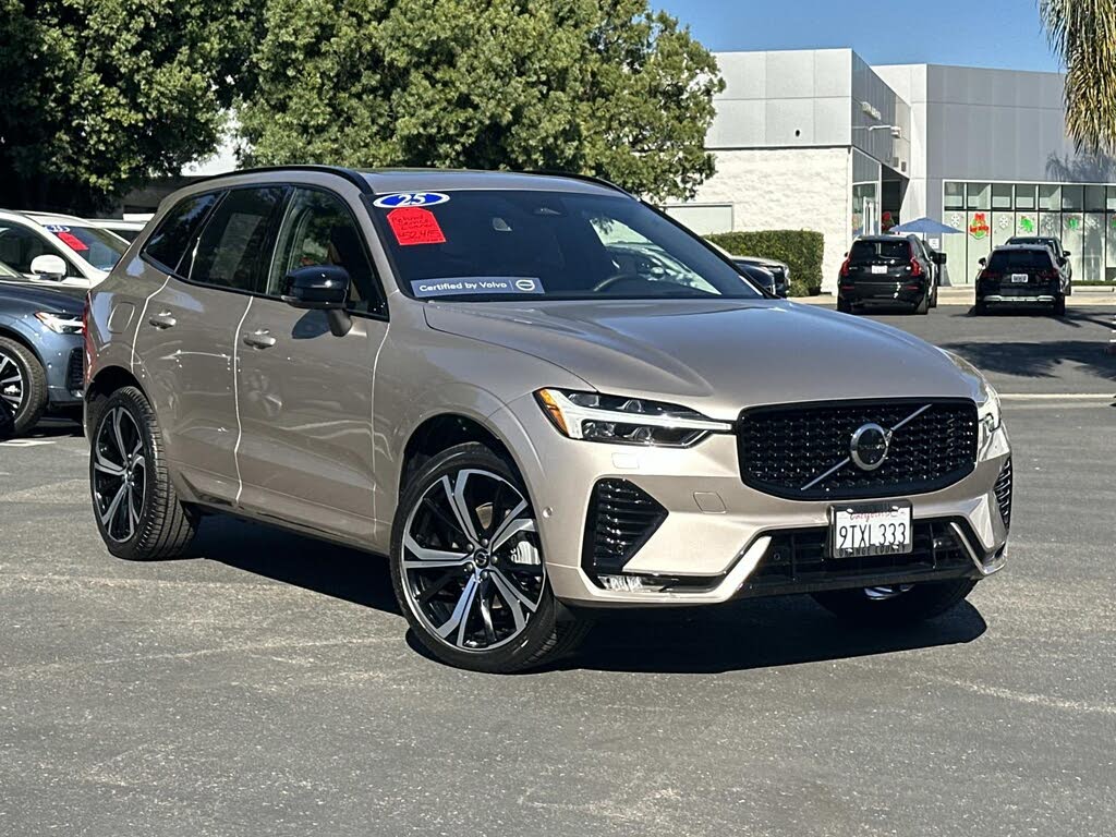 2025 Volvo XC60 B5 Ultra Dark Theme AWD