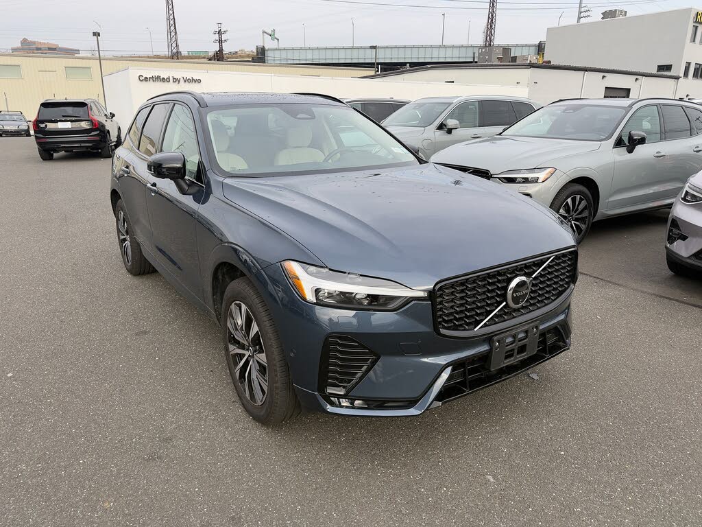 2024 Volvo XC60 B5 Plus Dark Theme AWD