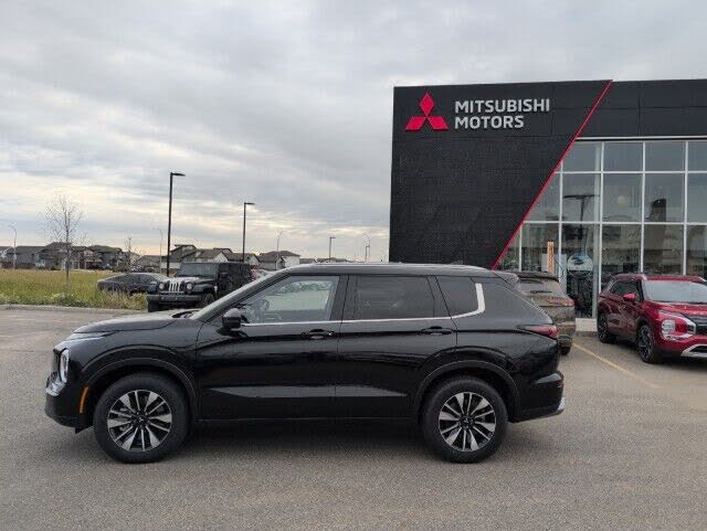 2025 Mitsubishi Outlander LE S-AWC