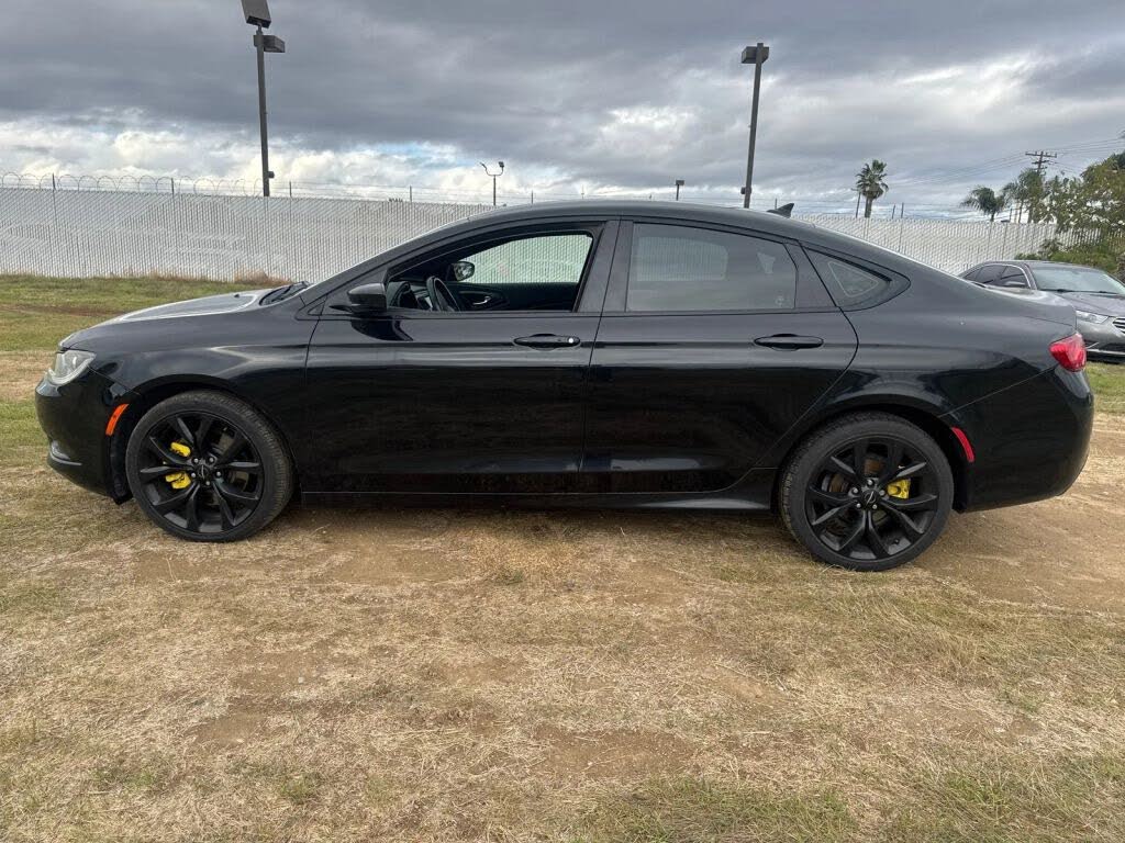 2015 Chrysler 200 S Sedan FWD