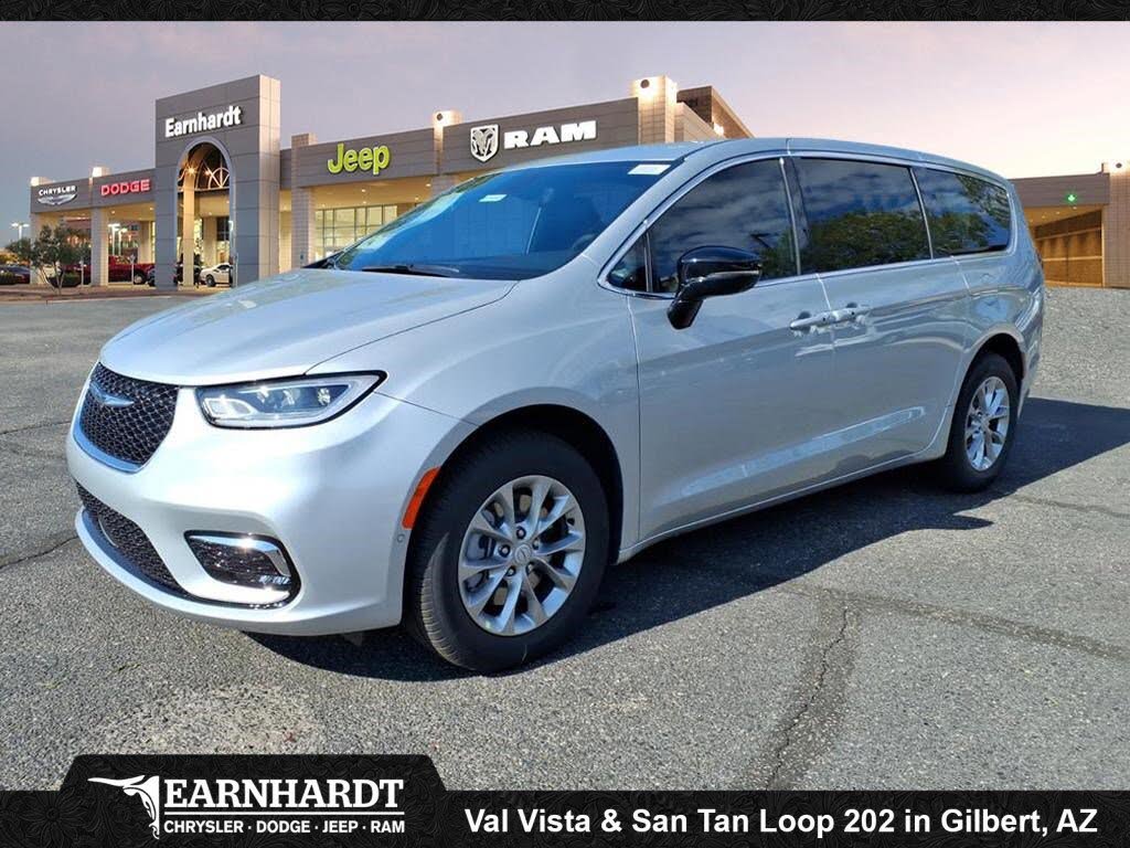 2026 Chrysler Pacifica Select AWD