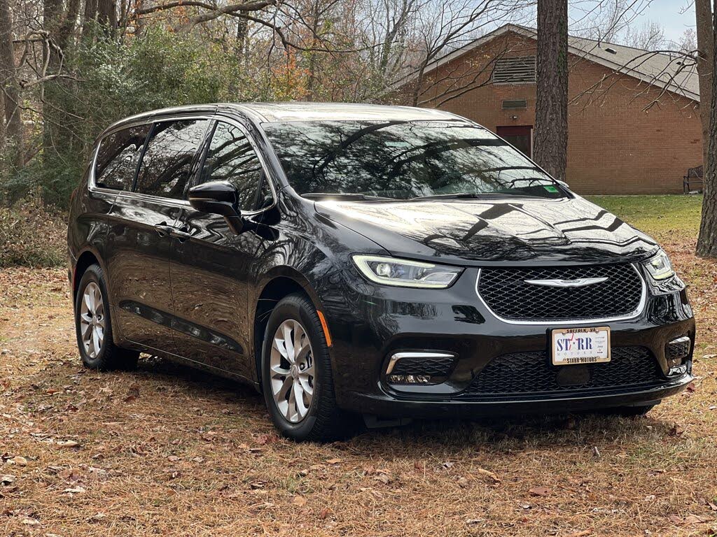 2026 Chrysler Pacifica Limited FWD