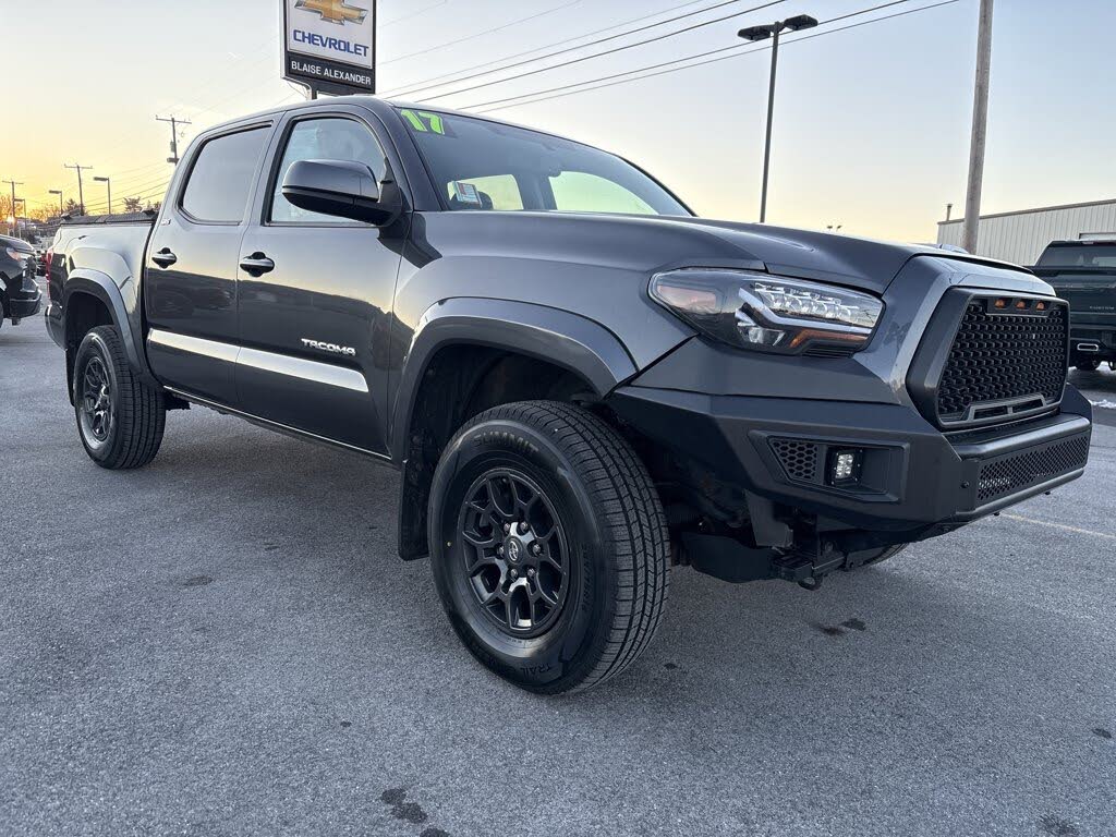2017 Toyota Tacoma SR5 V6 Double Cab 4WD