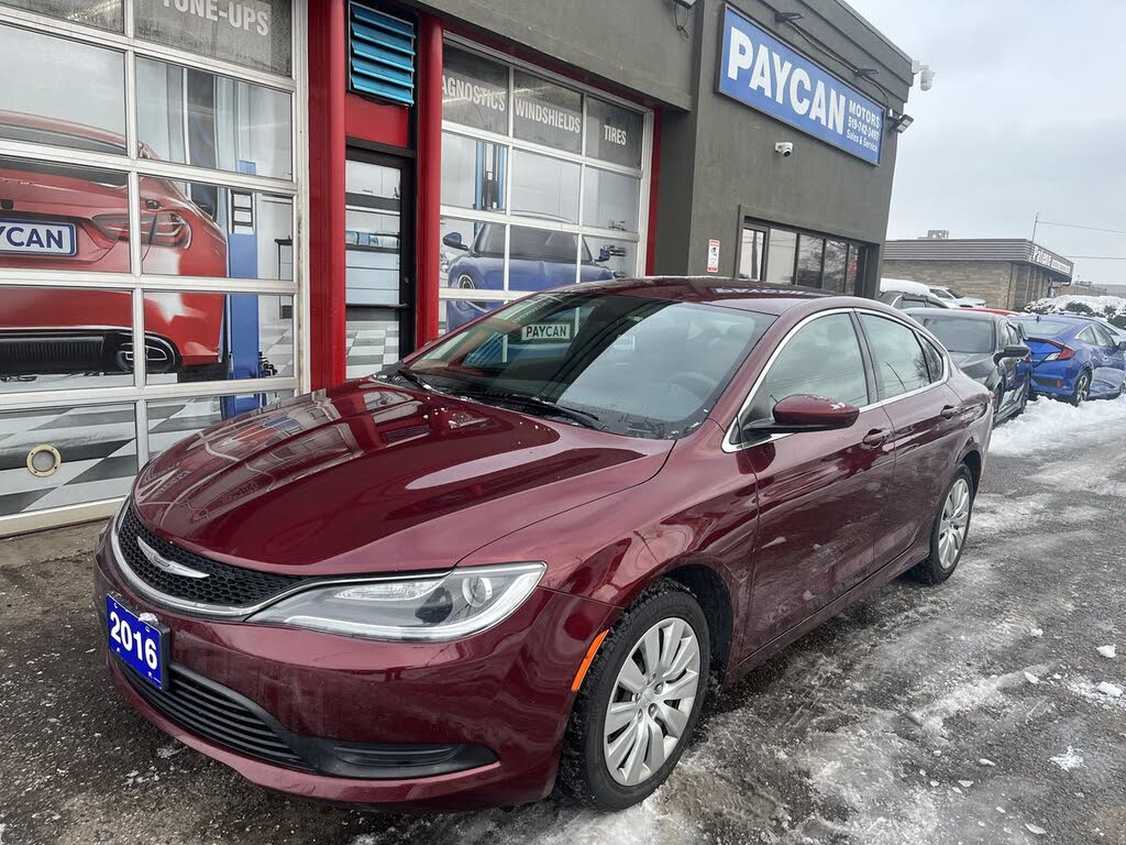 2016 Chrysler 200 LX Sedan FWD