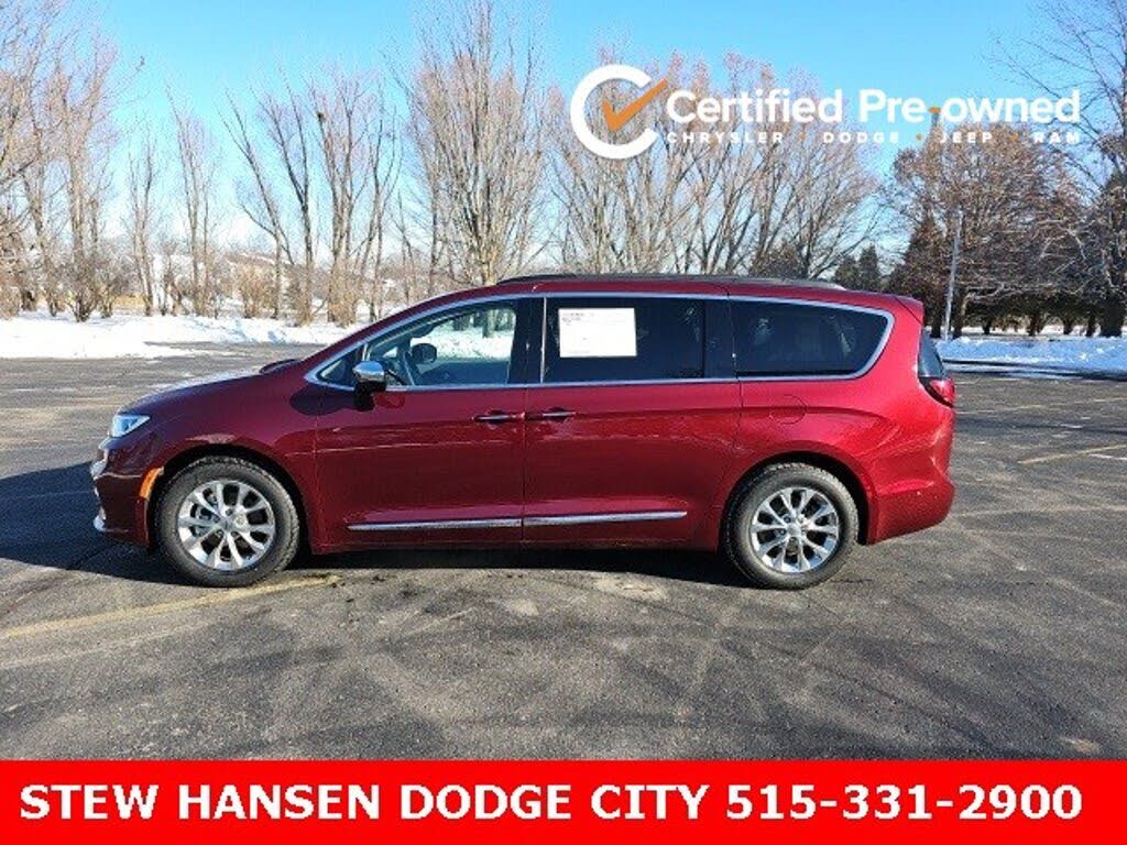 2023 Chrysler Pacifica Limited FWD