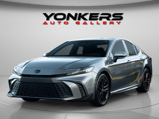 2025 Toyota Camry SE FWD
