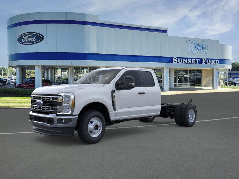 2026 Ford F-350 Super Duty Chassis XL SuperCab DRW 4WD