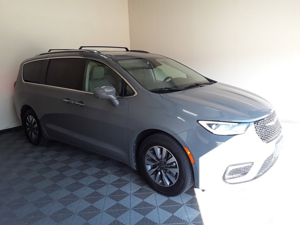2021 Chrysler Pacifica Hybrid Touring L FWD