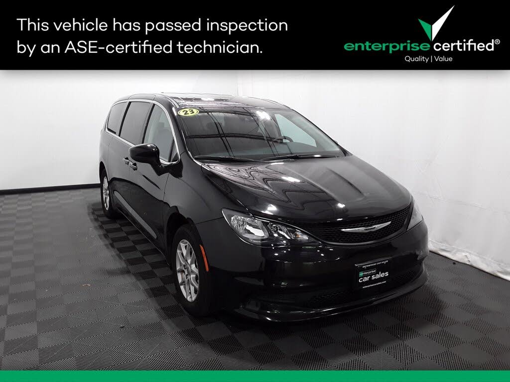 2023 Chrysler Voyager LX FWD