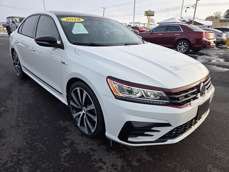2018 Volkswagen Passat V6 GT FWD