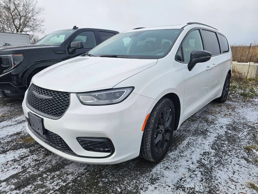 Chrysler Pacifica Touring L FWD 2024
