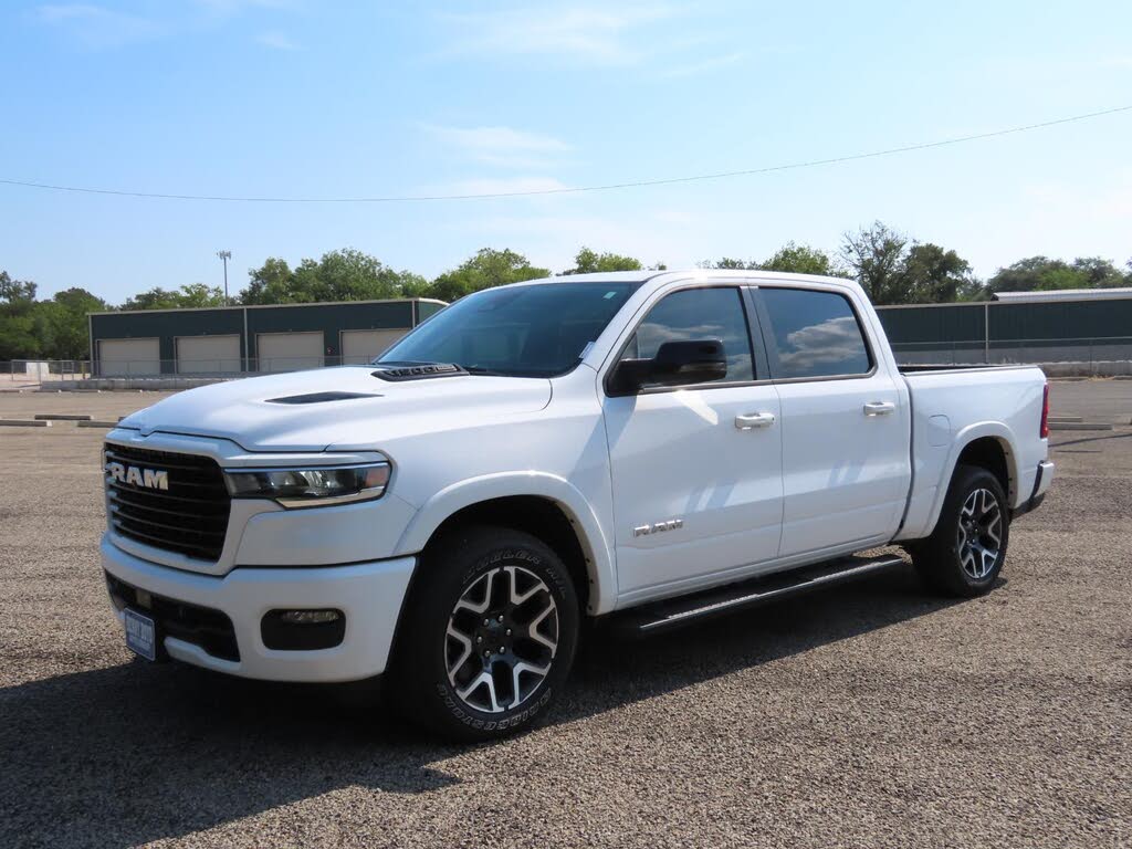 2025 RAM 1500 Laramie Crew Cab 4WD