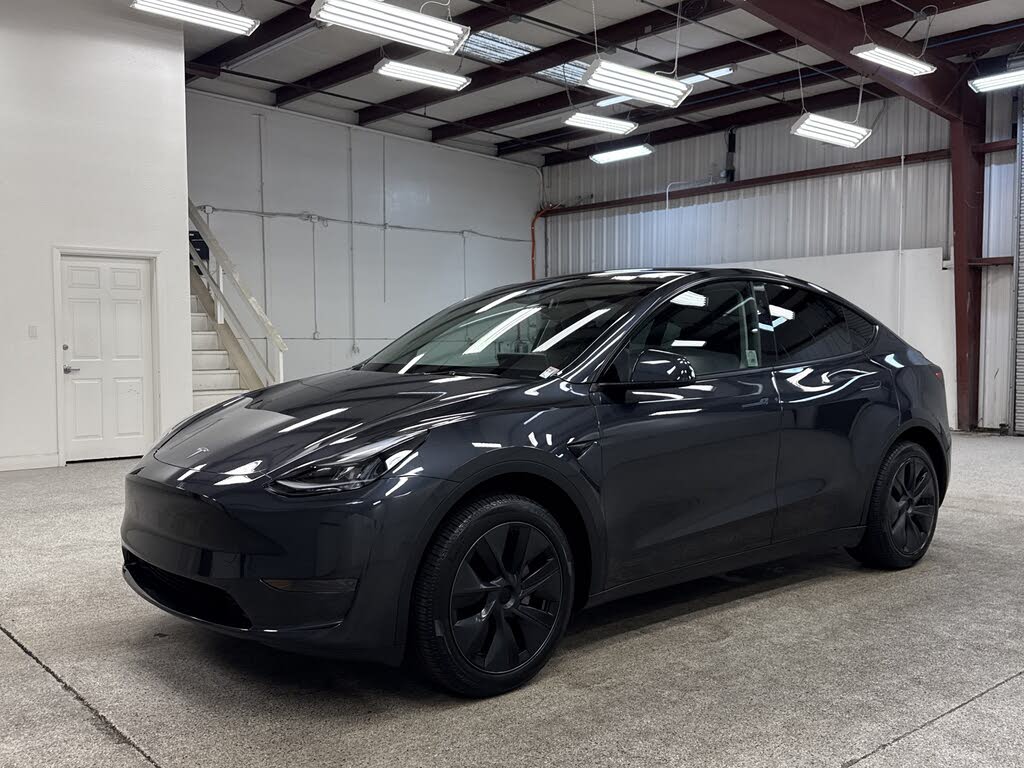 2025 Tesla Model Y Long Range RWD