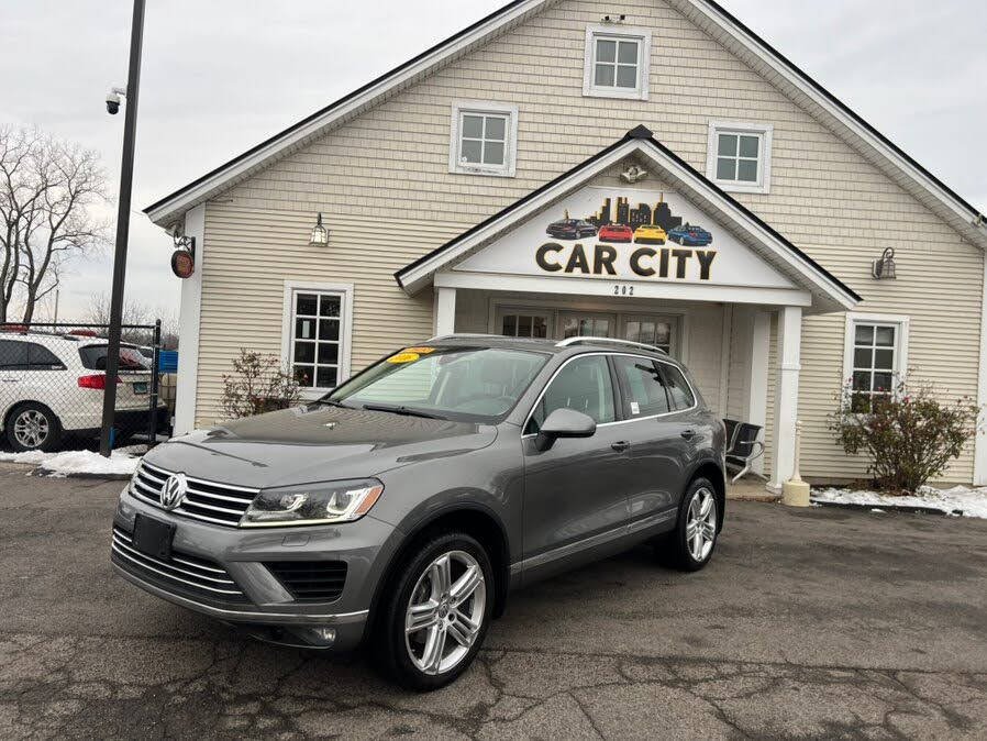 2016 Volkswagen Touareg VR6 Lux