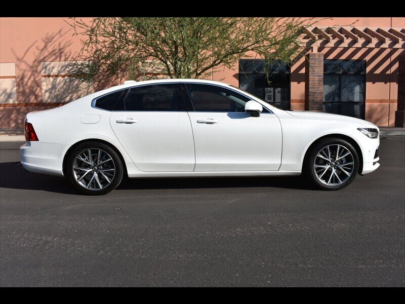 2017 Volvo S90 T5 Momentum