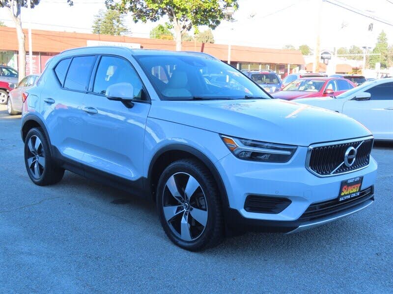 2020 Volvo XC40 T5 Momentum AWD