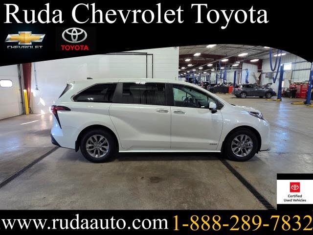 2021 Toyota Sienna XLE 7-Passenger FWD