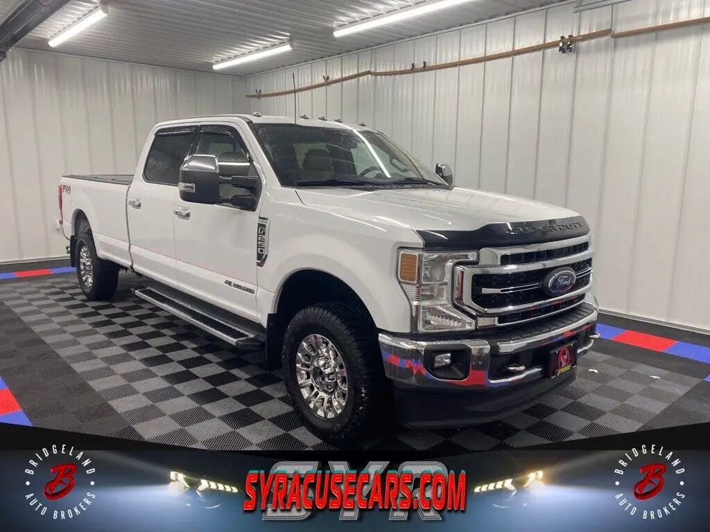 2022 Ford F-250 Super Duty Lariat Crew Cab 4WD