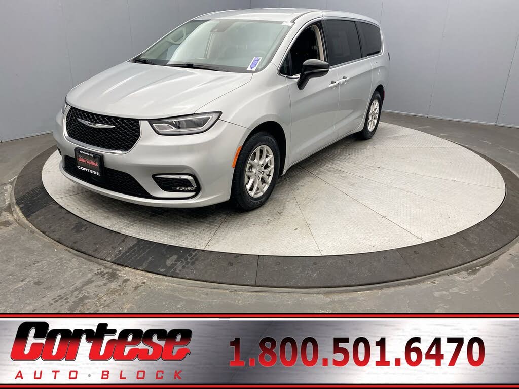 2024 Chrysler Pacifica Touring L FWD