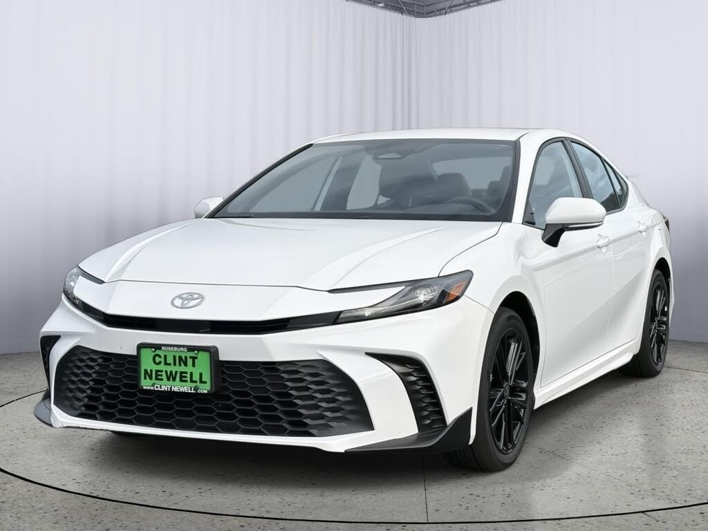 2025 Toyota Camry SE AWD